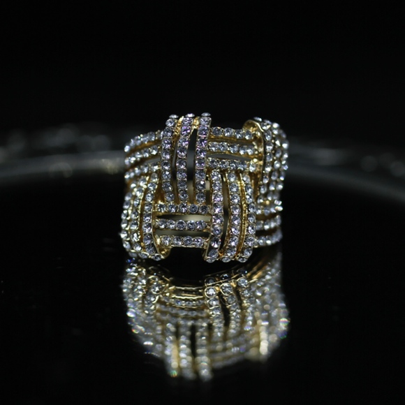 18k Gold Dipped Swarovski Statement Ring - Picture 8 of 8